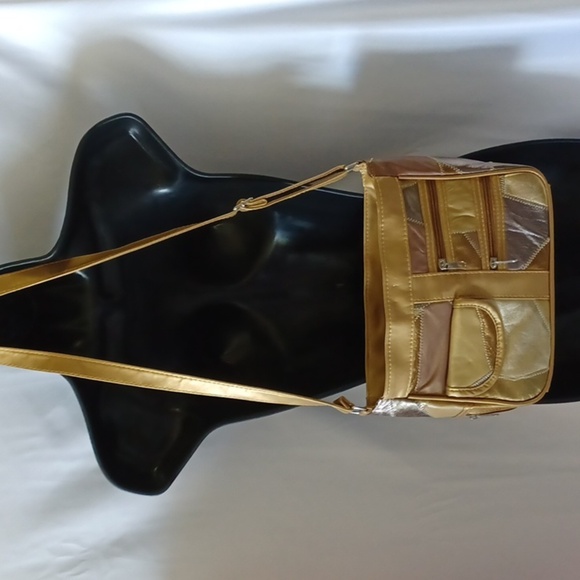 Silver and Gold Metallic quilt style purse, 70s style with coin purse - Picture 1 of 6